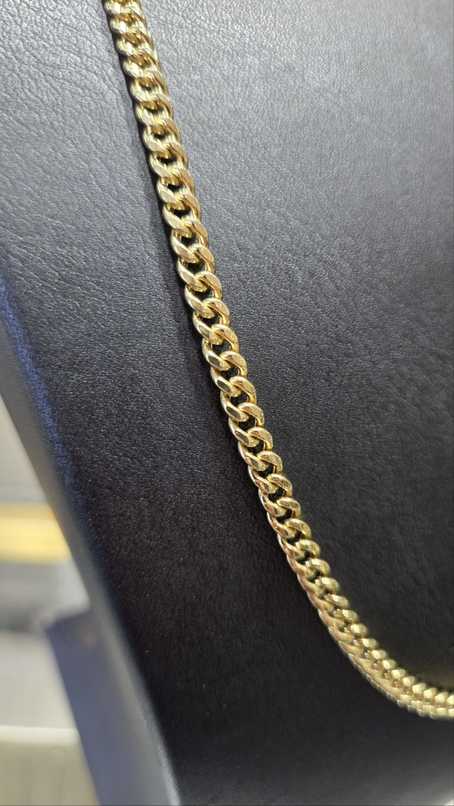 Miami Cuban Chain (Semi Solid)