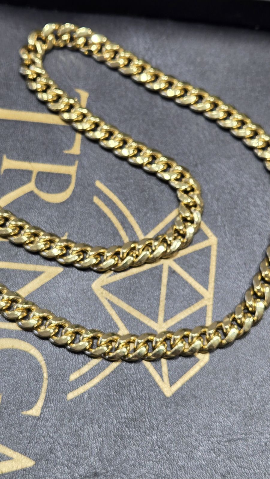 Miami Cuban Chain (Semi Solid)