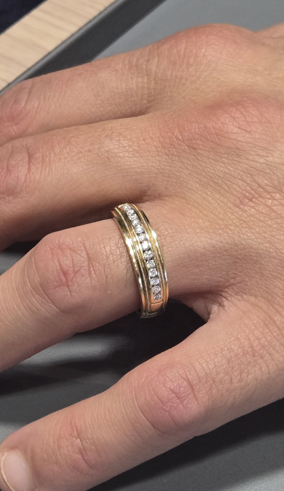 Men's Channel Dia 0.25ct Ridged Design