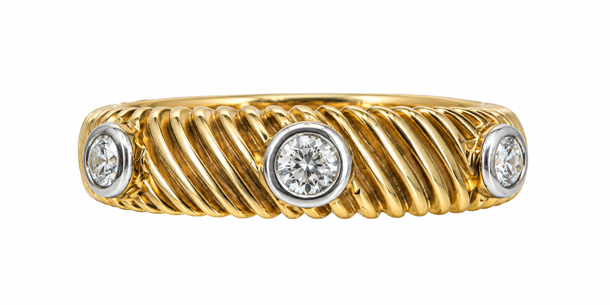 Lab Diamond 3 Stone Ribbed Designer Ring