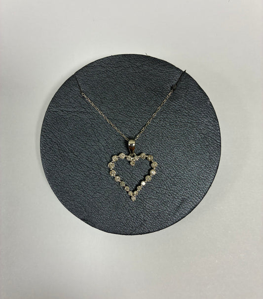 Heart shaped 0.5ct Diamond Pendant in 10k White Gold